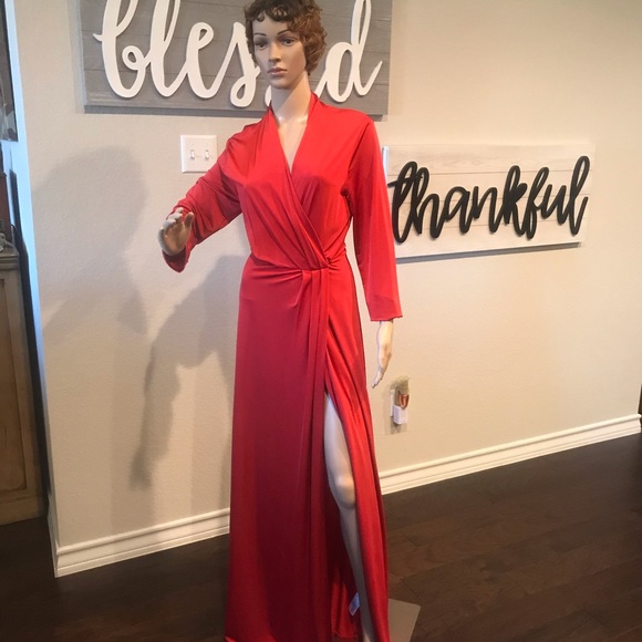 Beautiful floor length red wrap dress - Picture 3 of 4